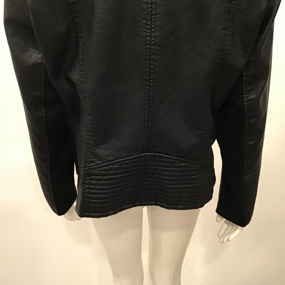 Torrid Faux Leather Moto Jacket Women Plus Size 2X Black Good Quilted Biker - Picture 11 of 16